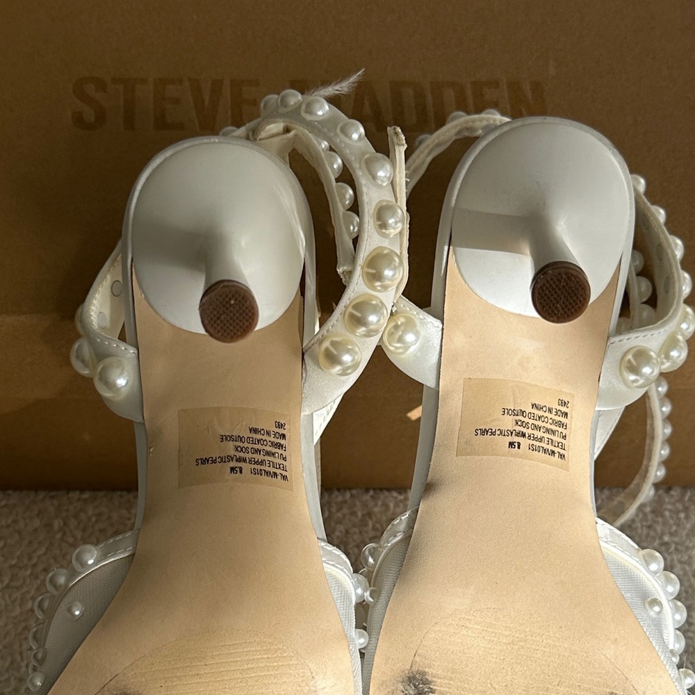 Steve Madden White Heels with Pearl Details - Picture 5 of 5